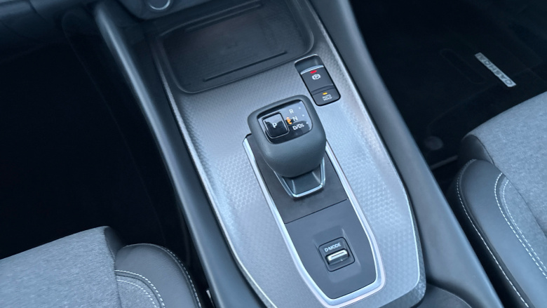 Nissan Qashqai 1.3 DiG-T MH 158 N-Connecta 5dr Xtronic Petrol Hatchback